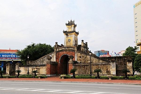 Quảng Bình Quan. Cổng Quảng Bình